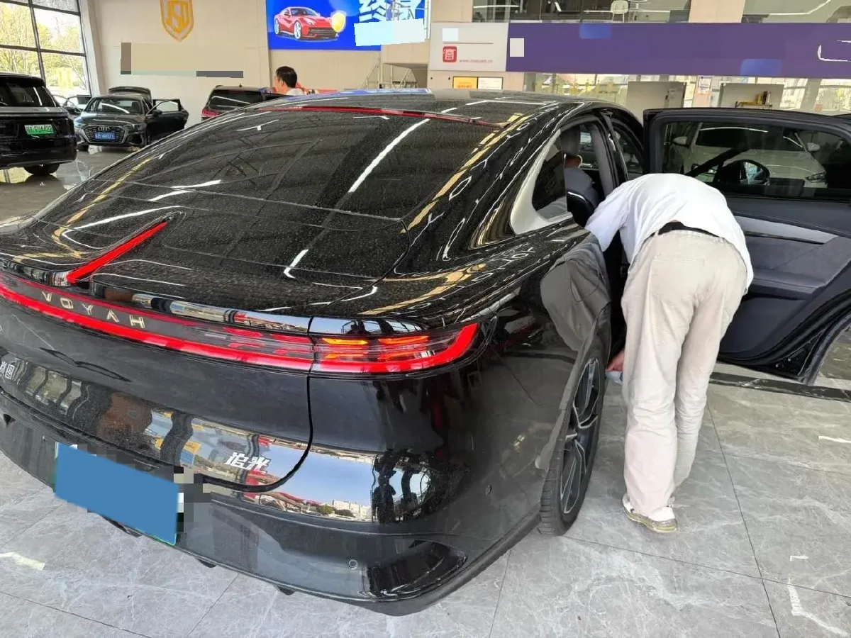 2024 Voyah ZhuiGuang 1.5T 136HP L4 PHEV 43KWH,autocango,china used car exporter,china ev exporter,chinese used car exporter,chinese used ev exporter