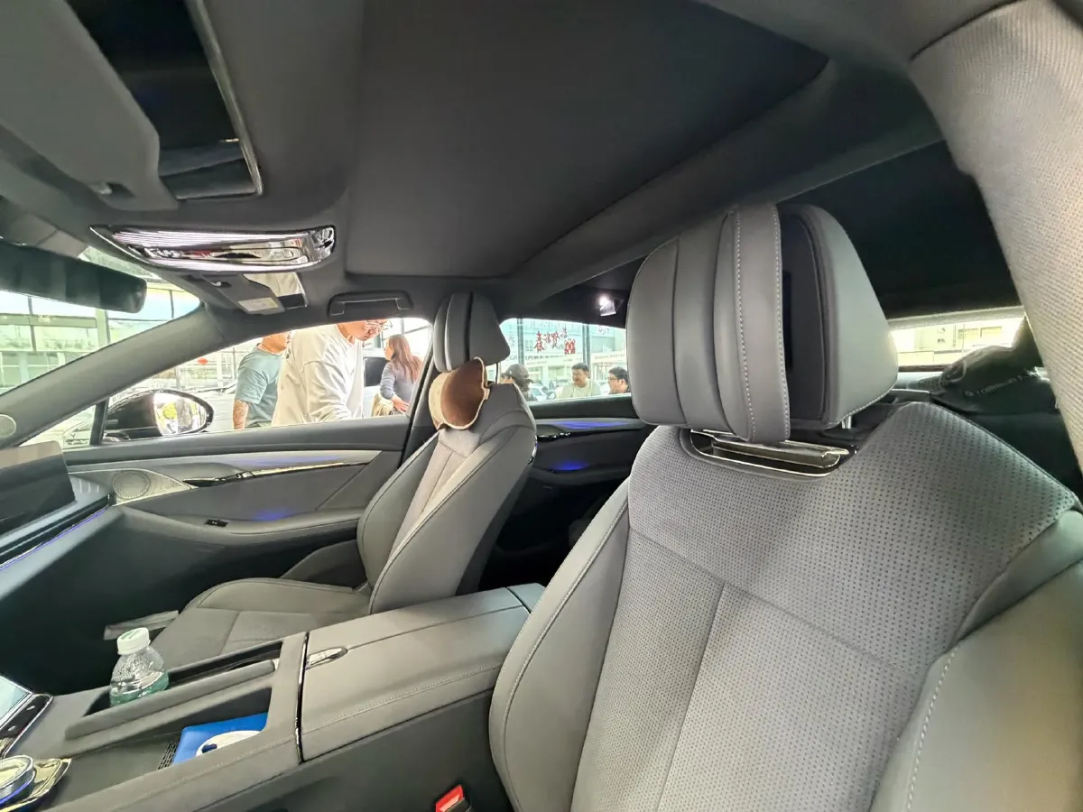 2024 Voyah ZhuiGuang 1.5T 136HP L4 PHEV 43KWH,autocango,china used car exporter,china ev exporter,chinese used car exporter,chinese used ev exporter