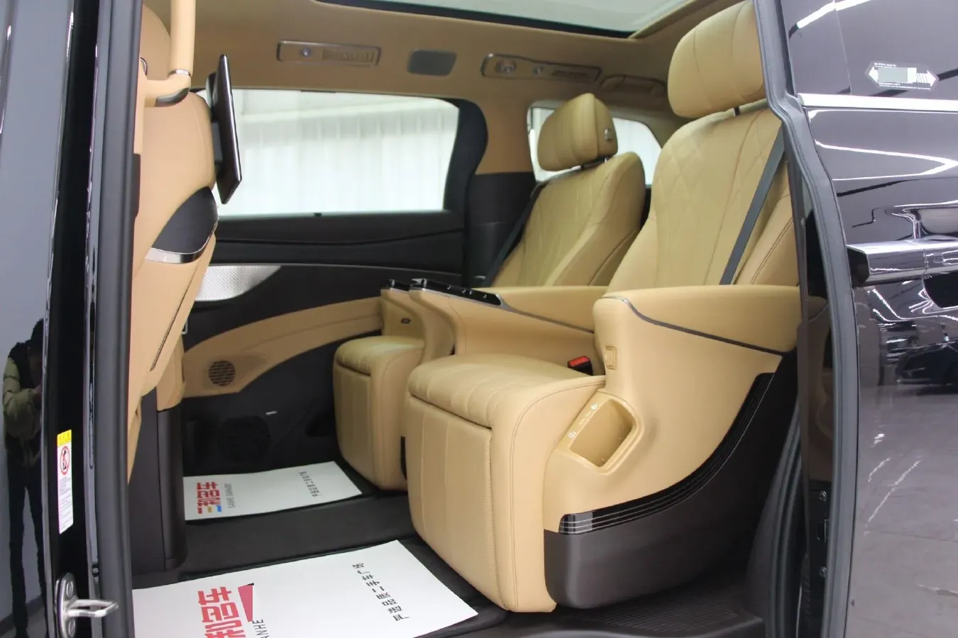 2025 Denza D9 1.5T 156HP L4 E-CVT PHEV 40KWH,autocango,china used car exporter,china ev exporter,chinese used car exporter,chinese used ev exporter