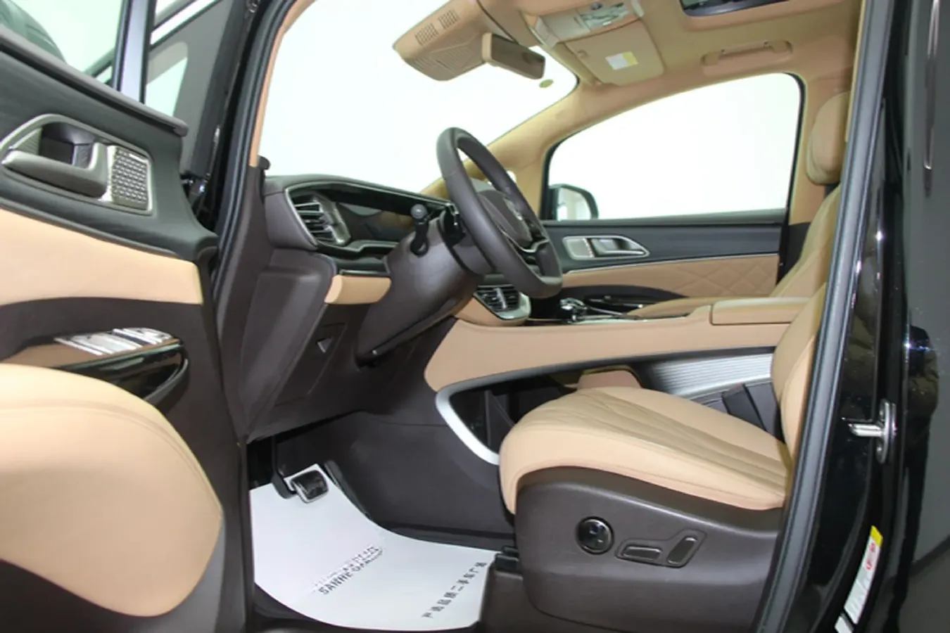 2025 Denza D9 1.5T 156HP L4 E-CVT PHEV 40KWH,autocango,china used car exporter,china ev exporter,chinese used car exporter,chinese used ev exporter