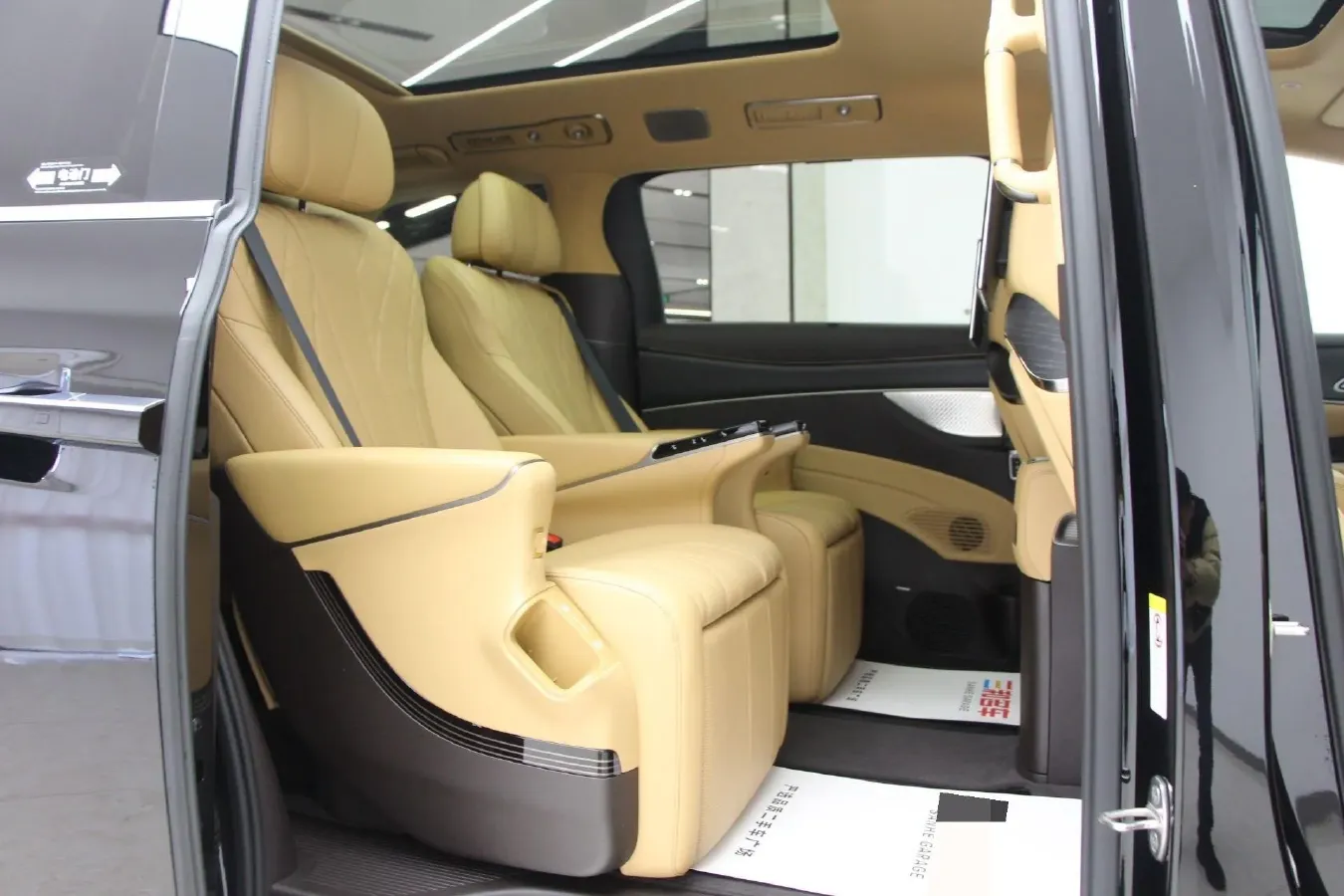 2025 Denza D9 1.5T 156HP L4 E-CVT PHEV 40KWH,autocango,china used car exporter,china ev exporter,chinese used car exporter,chinese used ev exporter