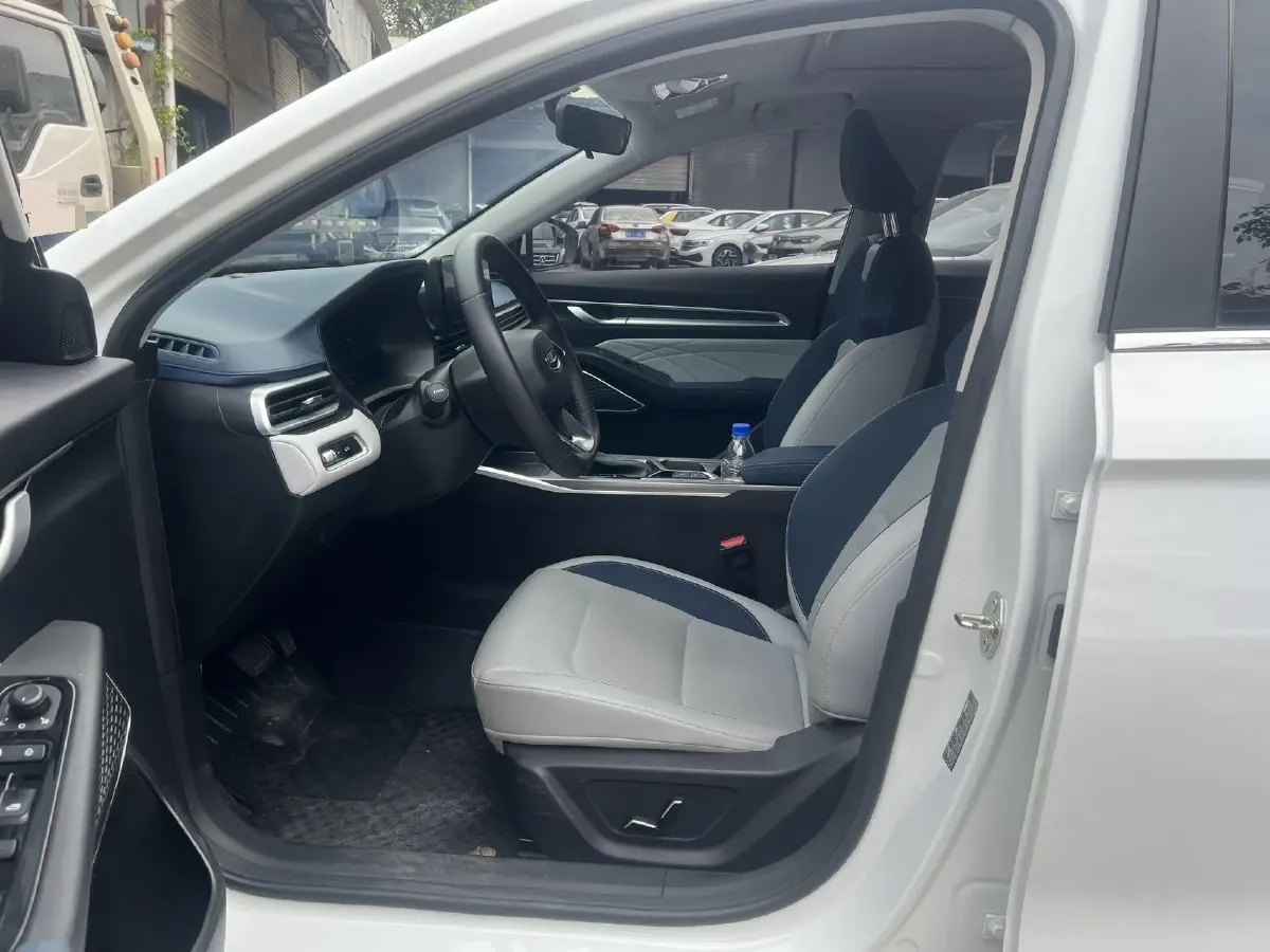 2022 Geely Emgrand 1.5L 114HP L4 CVT,autocango,china used car exporter,china ev exporter,chinese used car exporter,chinese used ev exporter