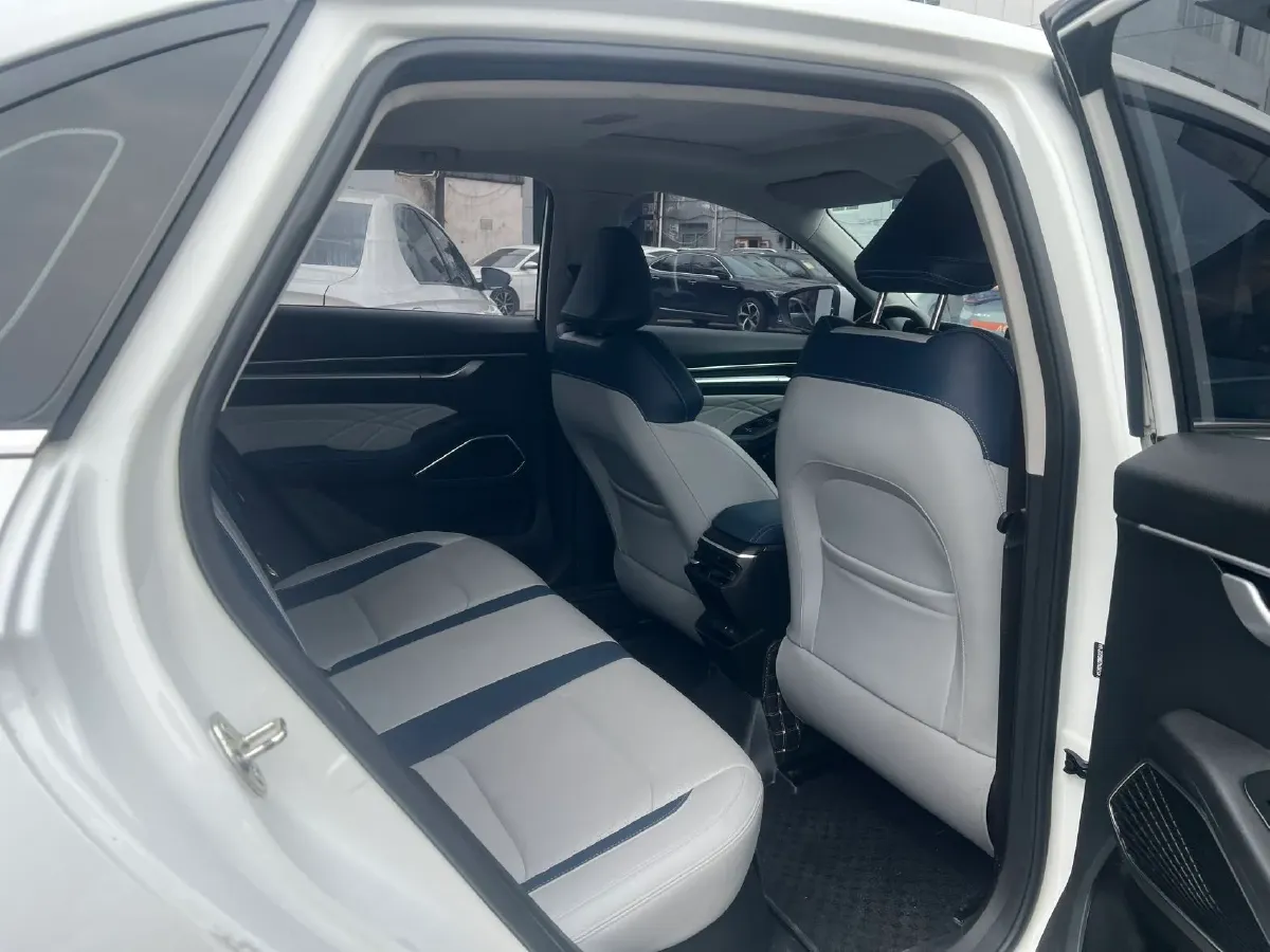 2022 Geely Emgrand 1.5L 114HP L4 CVT,autocango,china used car exporter,china ev exporter,chinese used car exporter,chinese used ev exporter