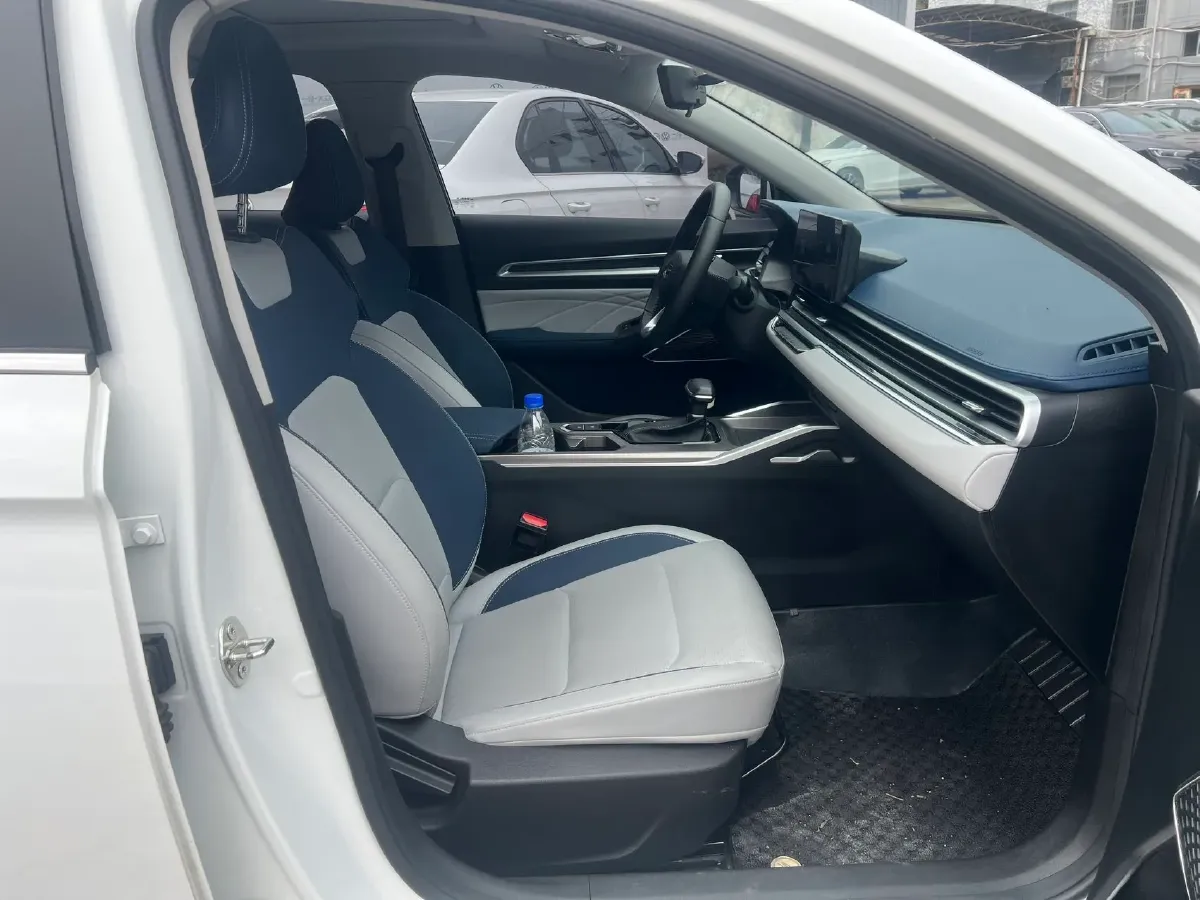 2022 Geely Emgrand 1.5L 114HP L4 CVT,autocango,china used car exporter,china ev exporter,chinese used car exporter,chinese used ev exporter