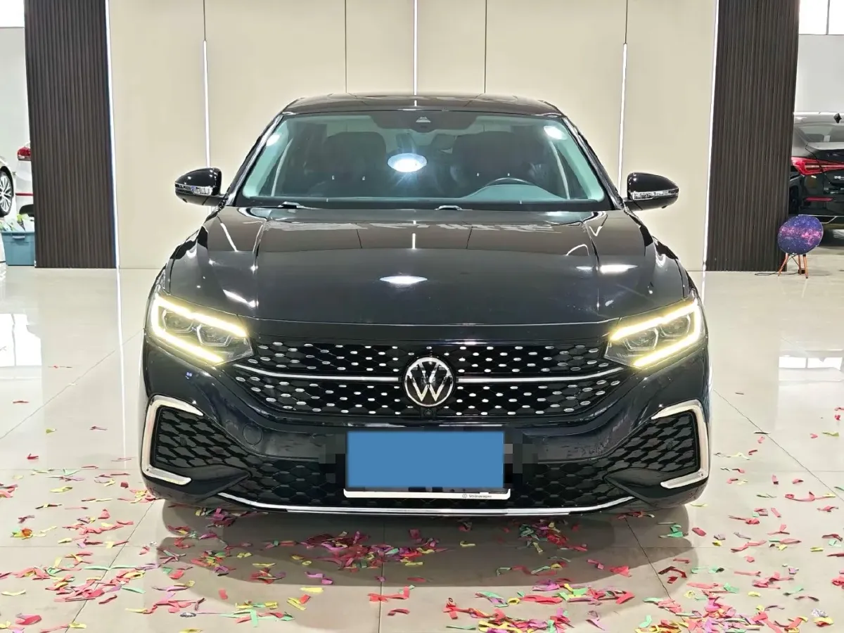 2023 Volkswagen Passat 2.0T 186HP L4 7DCT,autocango,china used car exporter,china ev exporter,chinese used car exporter,chinese used ev exporter