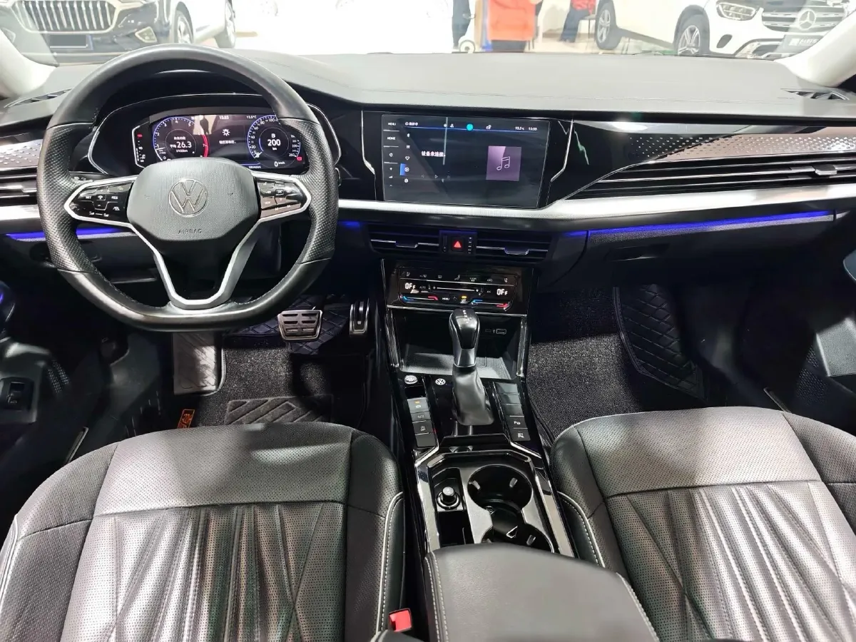 2023 Volkswagen Passat 2.0T 186HP L4 7DCT,autocango,china used car exporter,china ev exporter,chinese used car exporter,chinese used ev exporter