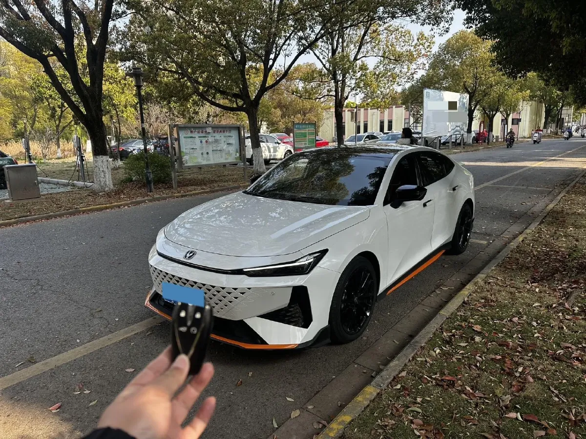 2025 ChangAn UNI-V 1.5T 192HP L4 7DCT,autocango,china used car exporter,china ev exporter,chinese used car exporter,chinese used ev exporter