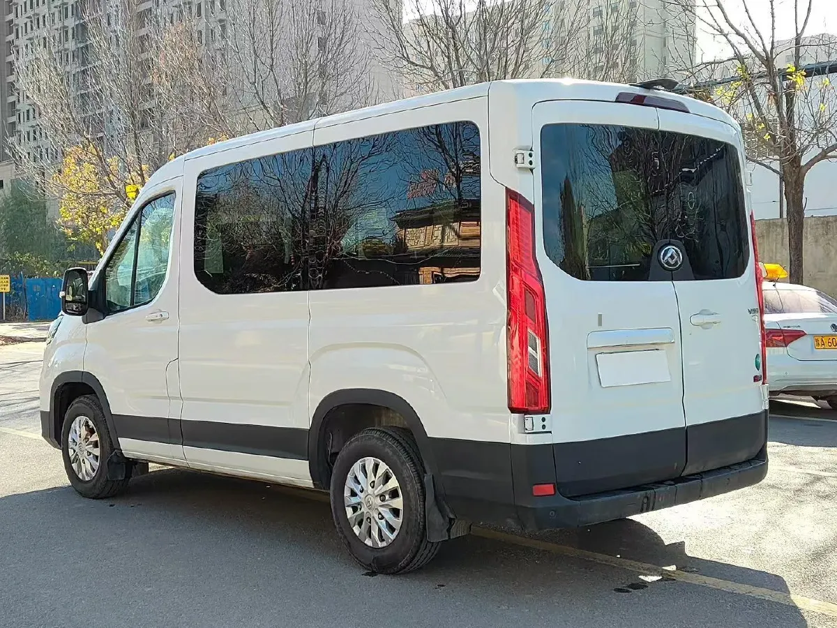 2022 JMC YuHu 9 2.0T 220HP L4 6MT,autocango,china used car exporter,china ev exporter,chinese used car exporter,chinese used ev exporter