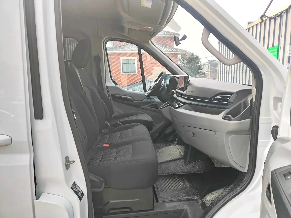 2022 JMC YuHu 9 2.0T 220HP L4 6MT,autocango,china used car exporter,china ev exporter,chinese used car exporter,chinese used ev exporter