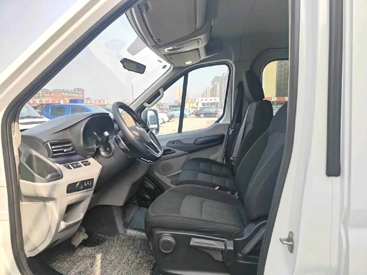 2022 JMC YuHu 9 2.0T 220HP L4 6MT,autocango,china used car exporter,china ev exporter,chinese used car exporter,chinese used ev exporter