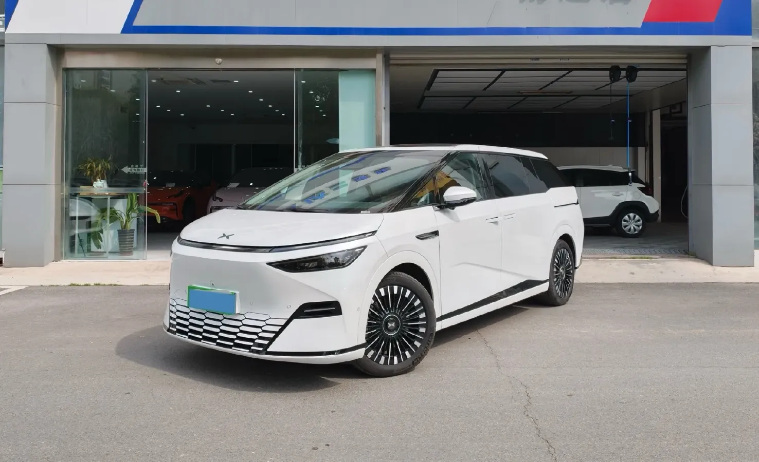 2025 Xpeng X9 BEV,autocango,china used car exporter,china ev exporter,chinese used car exporter,chinese used ev exporter