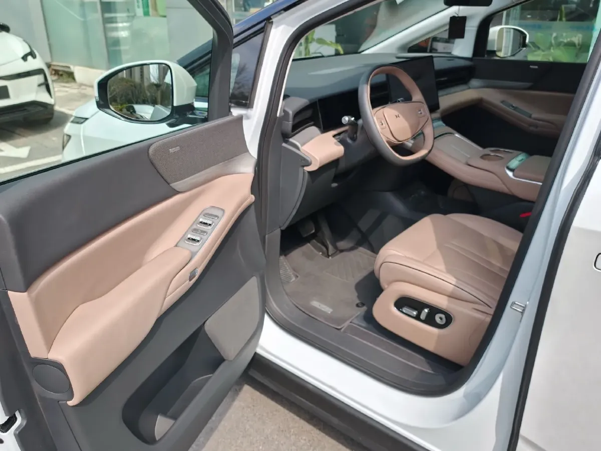 2025 Xpeng X9 BEV,autocango,china used car exporter,china ev exporter,chinese used car exporter,chinese used ev exporter