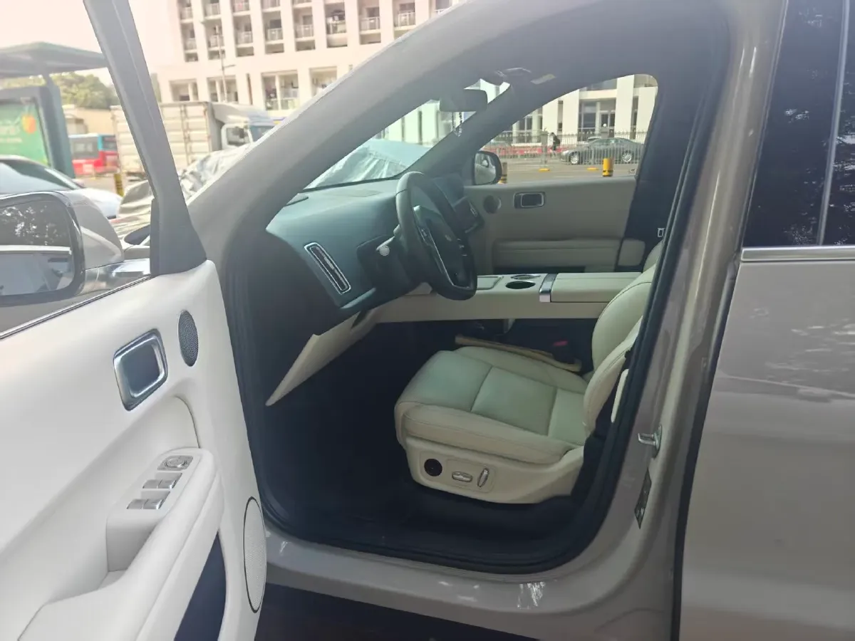 2024 Li L6 Range Extended 154HP L4 REEV 36.8KWH,autocango,china used car exporter,china ev exporter,chinese used car exporter,chinese used ev exporter