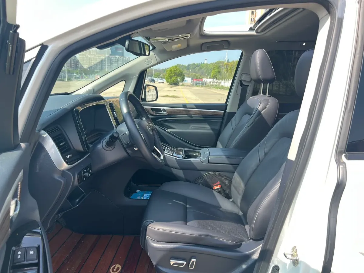 2021 GAC Trumpchi M8 2.0T 252HP L4 8AT,autocango,china used car exporter,china ev exporter,chinese used car exporter,chinese used ev exporter