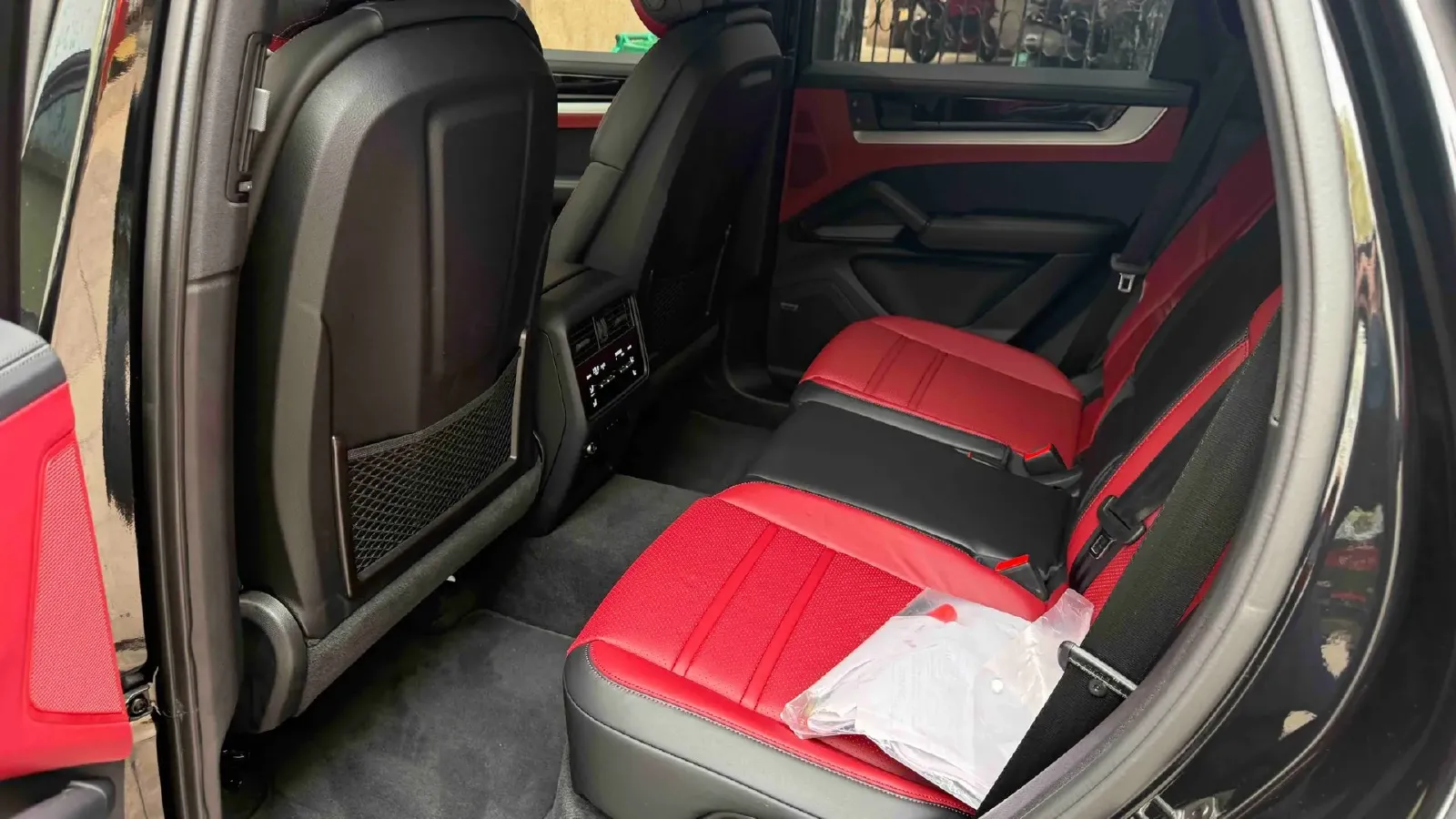 2024 Porsche Cayenne 3.0T 354HP V6 8AT,autocango,china used car exporter,china ev exporter,chinese used car exporter,chinese used ev exporter