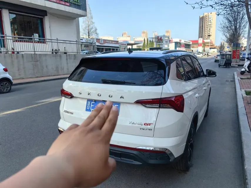 2020 Skoda Karoq 1.4T 150HP L4 7DCT,autocango,china used car exporter,china ev exporter,chinese used car exporter,chinese used ev exporter