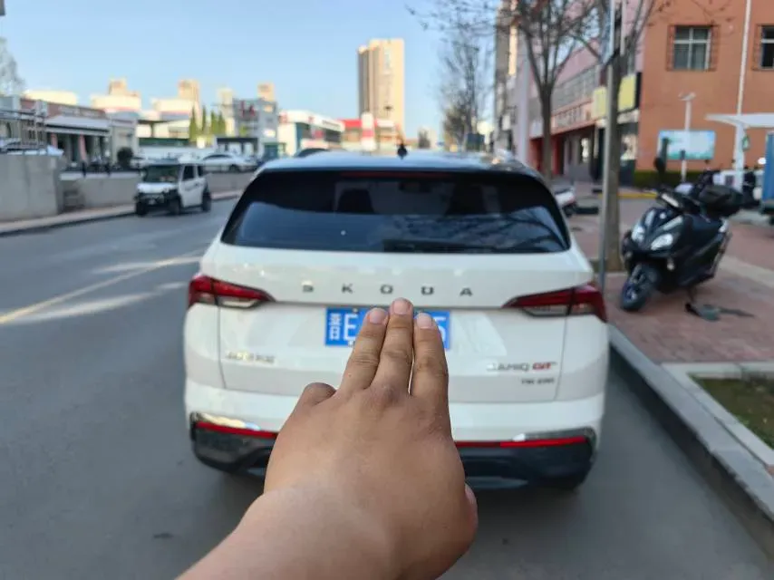 2020 Skoda Karoq 1.4T 150HP L4 7DCT,autocango,china used car exporter,china ev exporter,chinese used car exporter,chinese used ev exporter