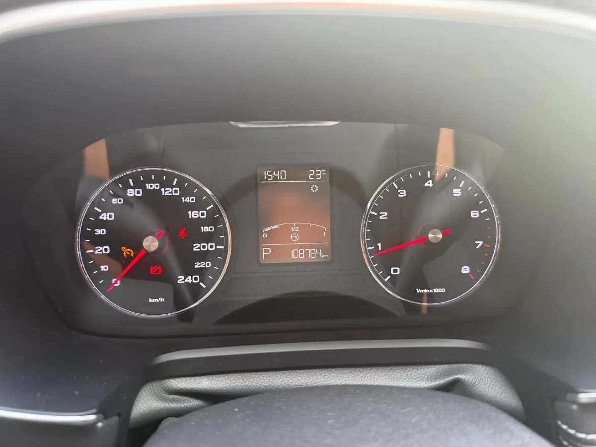 2017 Roewe RX5 1.5T 169HP L4 7DCT,autocango,china used car exporter,china ev exporter,chinese used car exporter,chinese used ev exporter