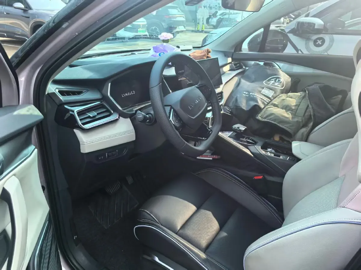 2023 LYNK&CO 06 1.5T 181HP L4 7DCT,autocango,china used car exporter,china ev exporter,chinese used car exporter,chinese used ev exporter