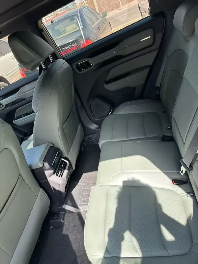 2025 Geely Cowboy 1.5T 181HP L4 7DCT,autocango,china used car exporter,china ev exporter,chinese used car exporter,chinese used ev exporter