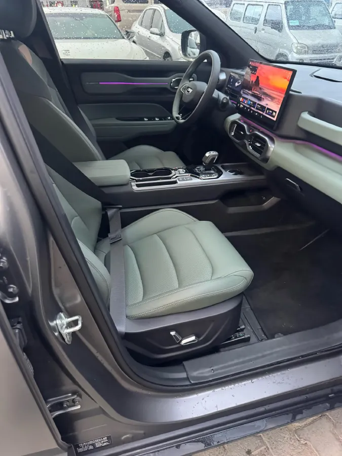 2025 Geely Cowboy 1.5T 181HP L4 7DCT,autocango,china used car exporter,china ev exporter,chinese used car exporter,chinese used ev exporter