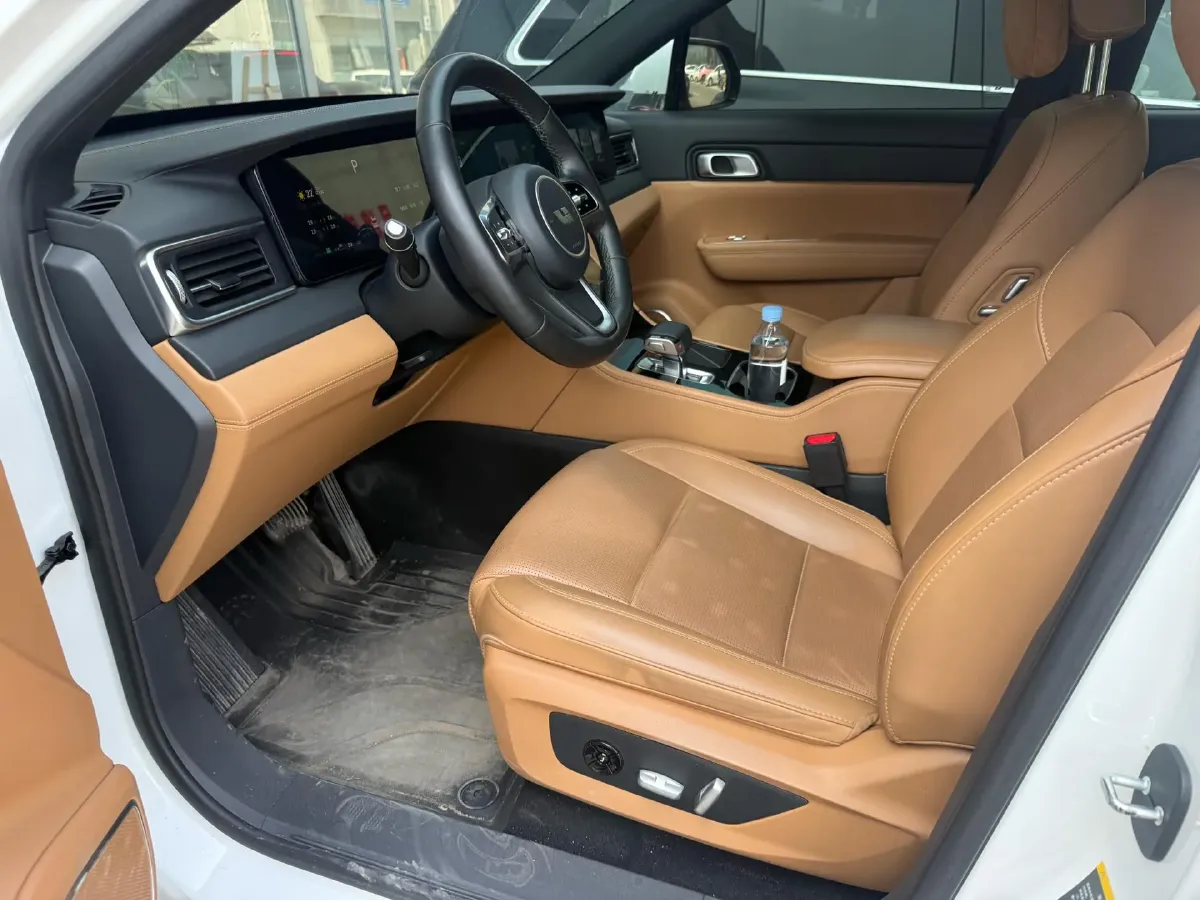 2021 Li ONE Range Extended 131HP REEV 40.5KWH,autocango,china used car exporter,china ev exporter,chinese used car exporter,chinese used ev exporter