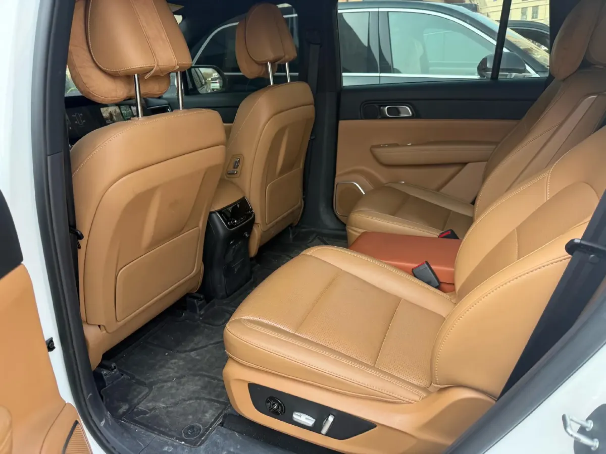 2021 Li ONE Range Extended 131HP REEV 40.5KWH,autocango,china used car exporter,china ev exporter,chinese used car exporter,chinese used ev exporter