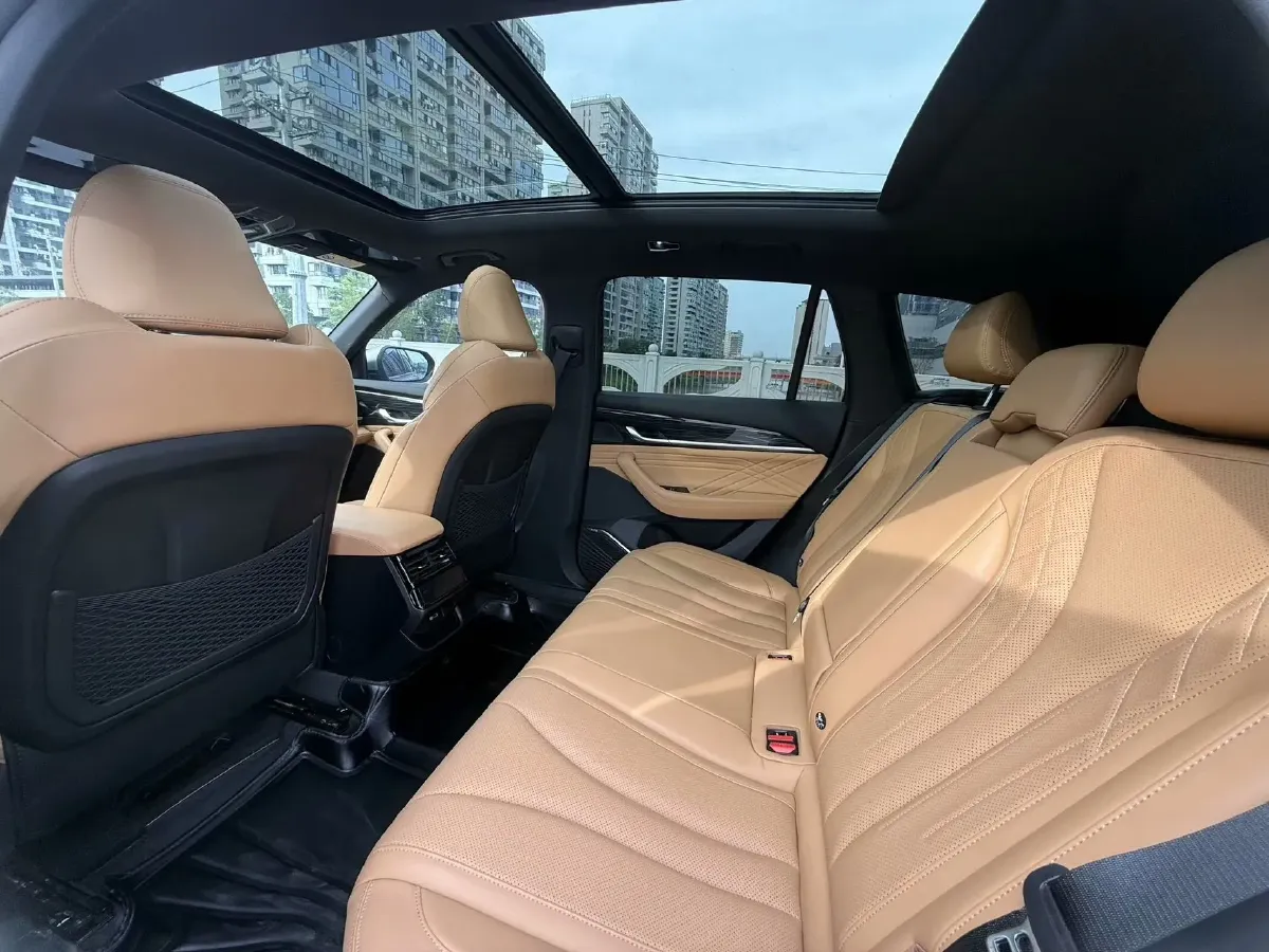 2024 Geely Monjaro 1.5T 163HP L4 3DHT Hybrid,autocango,china used car exporter,china ev exporter,chinese used car exporter,chinese used ev exporter