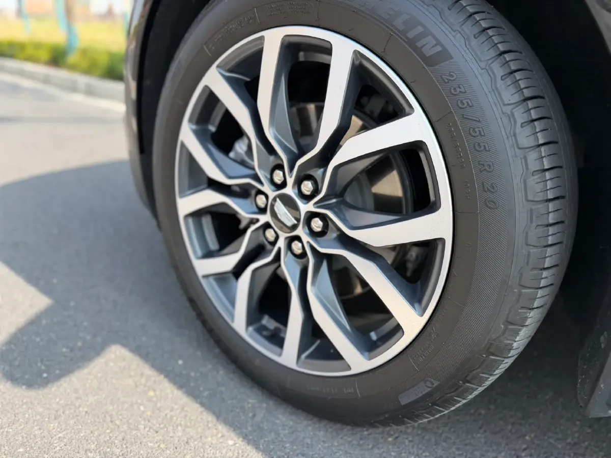 2024 Cadillac XT5 2.0T 237HP L4 9AT,autocango,china used car exporter,china ev exporter,chinese used car exporter,chinese used ev exporter