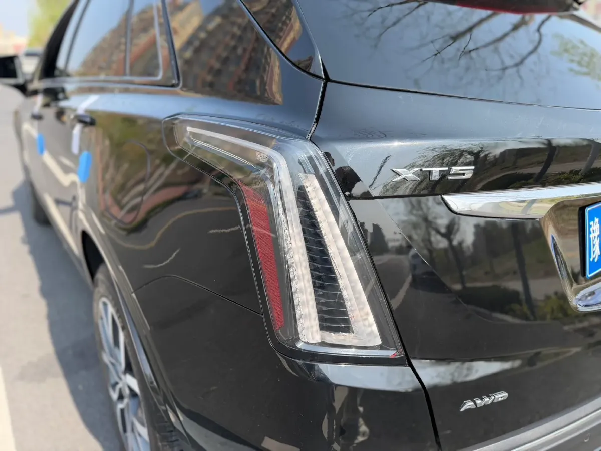 2024 Cadillac XT5 2.0T 237HP L4 9AT,autocango,china used car exporter,china ev exporter,chinese used car exporter,chinese used ev exporter