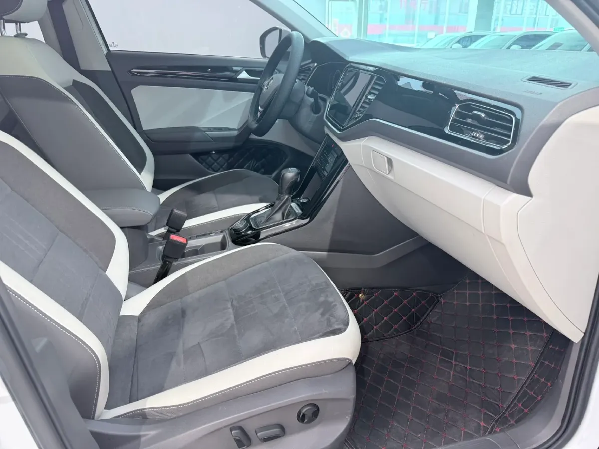 2021 Volkswagen T-Roc 1.4T 150HP L4 7DCT,autocango,china used car exporter,china ev exporter,chinese used car exporter,chinese used ev exporter