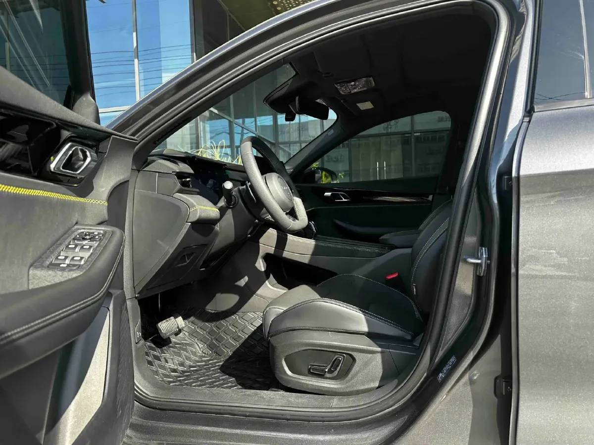 2025 LYNK&CO 03 1.5T 181HP L4 7DCT,autocango,china used car exporter,china ev exporter,chinese used car exporter,chinese used ev exporter