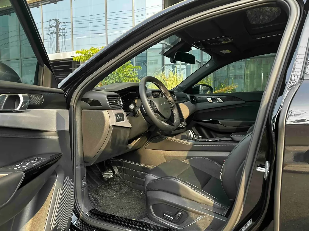 2022 LYNK&CO 02 Hatchback 2.0T 190HP L4 7DCT,autocango,china used car exporter,china ev exporter,chinese used car exporter,chinese used ev exporter