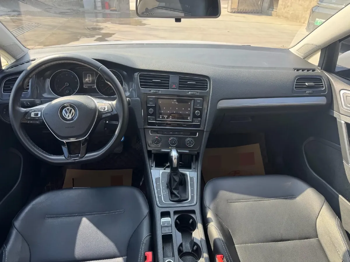 2018 Volkswagen Golf 1.6L 110HP L4 6AT,autocango,china used car exporter,china ev exporter,chinese used car exporter,chinese used ev exporter