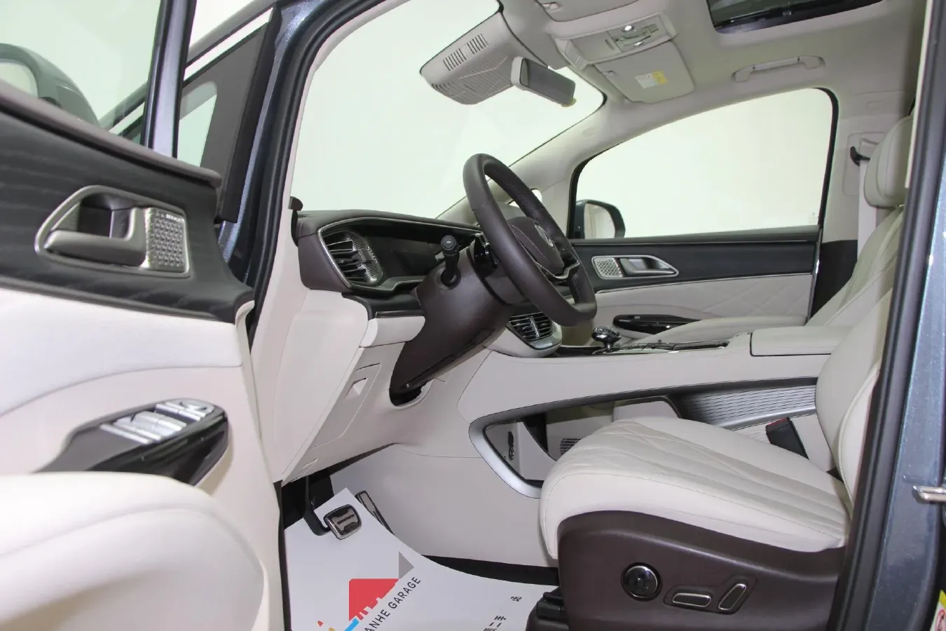 2025 Denza D9 1.5T 156HP L4 E-CVT PHEV 40KWH,autocango,china used car exporter,china ev exporter,chinese used car exporter,chinese used ev exporter