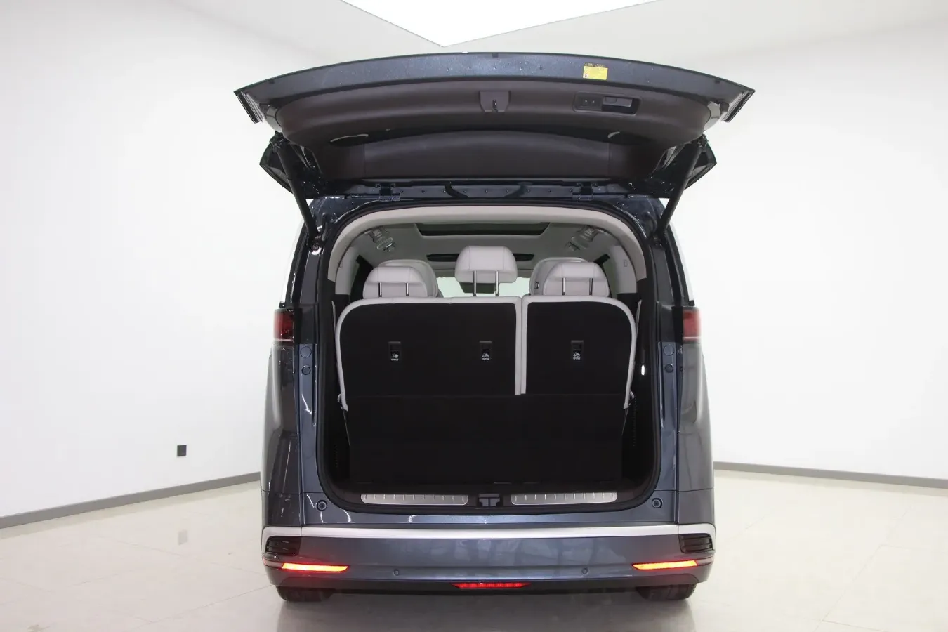 2025 Denza D9 1.5T 156HP L4 E-CVT PHEV 40KWH,autocango,china used car exporter,china ev exporter,chinese used car exporter,chinese used ev exporter