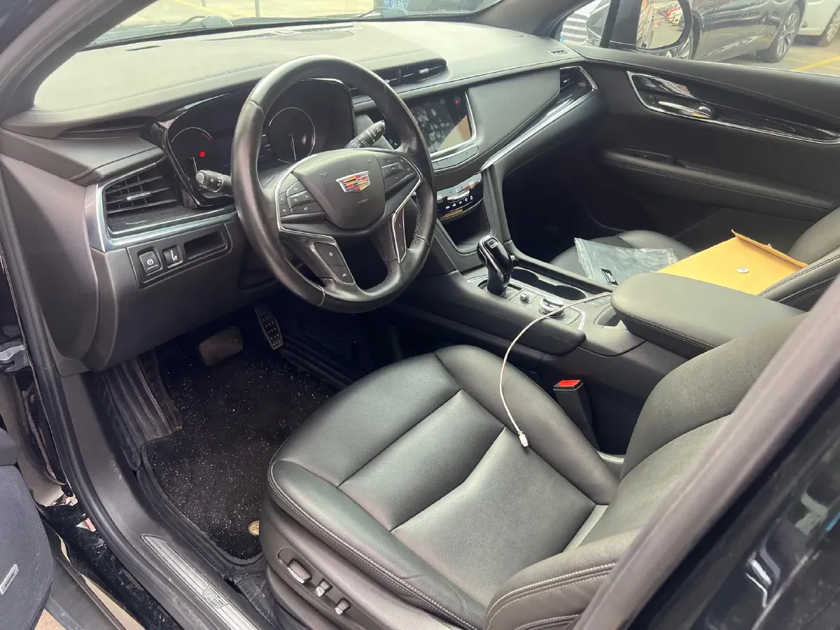 2022 Cadillac XT5 2.0T 237HP L4 9AT,autocango,china used car exporter,china ev exporter,chinese used car exporter,chinese used ev exporter