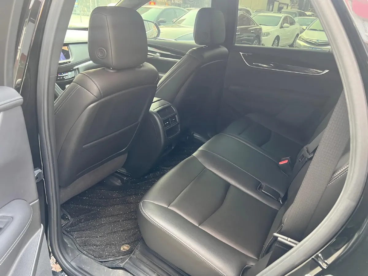 2022 Cadillac XT5 2.0T 237HP L4 9AT,autocango,china used car exporter,china ev exporter,chinese used car exporter,chinese used ev exporter