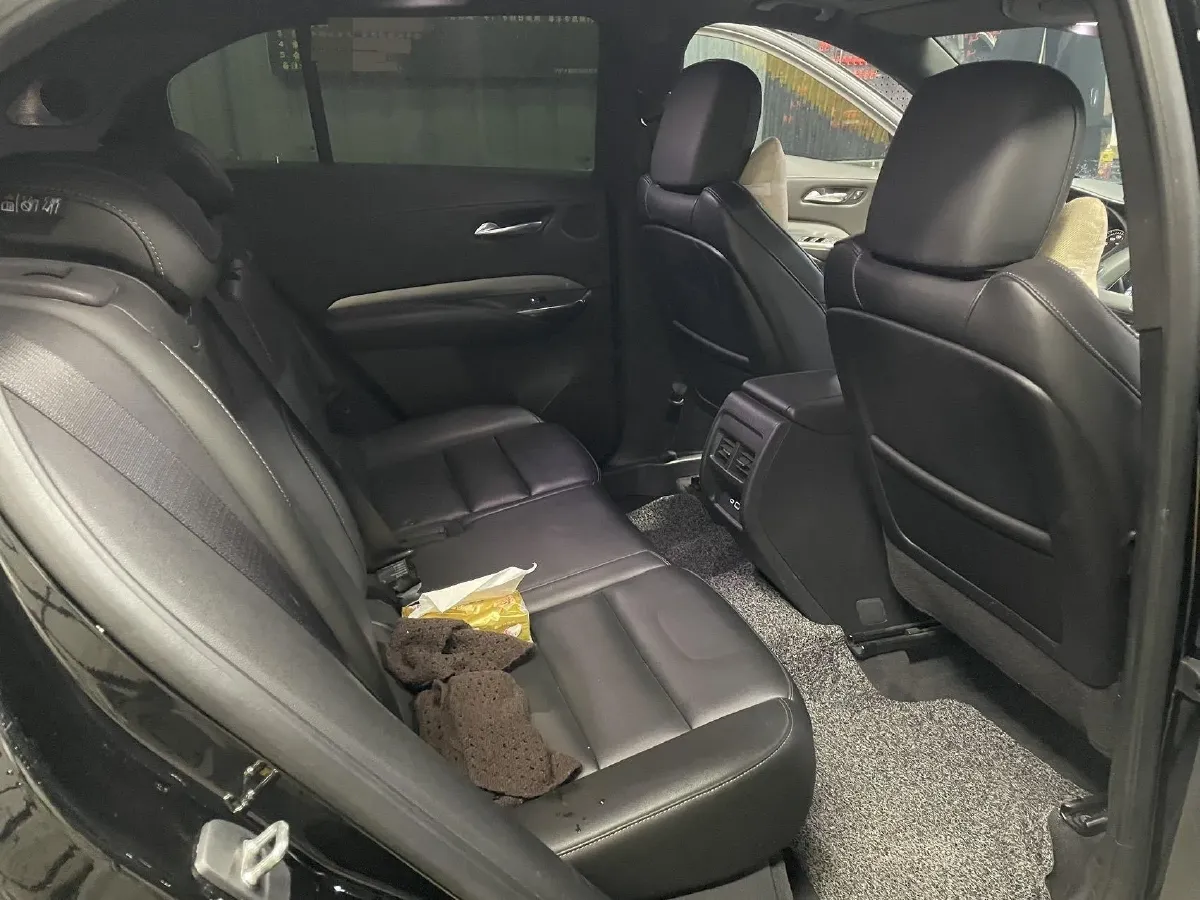 2021 Cadillac XT4 2.0T 237HP L4 9AT,autocango,china used car exporter,china ev exporter,chinese used car exporter,chinese used ev exporter