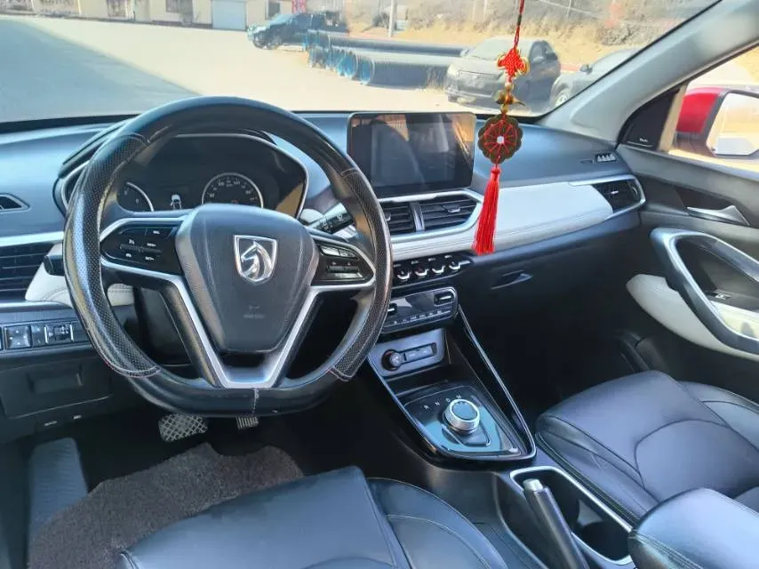 2018 BaoJun 530 1.8L 137HP L4 5AMT,autocango,china used car exporter,china ev exporter,chinese used car exporter,chinese used ev exporter