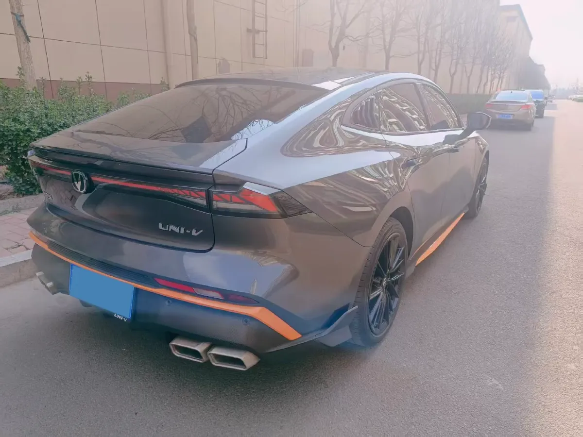 2024 ChangAn UNI-V 1.5T 188HP L4 7DCT,autocango,china used car exporter,china ev exporter,chinese used car exporter,chinese used ev exporter