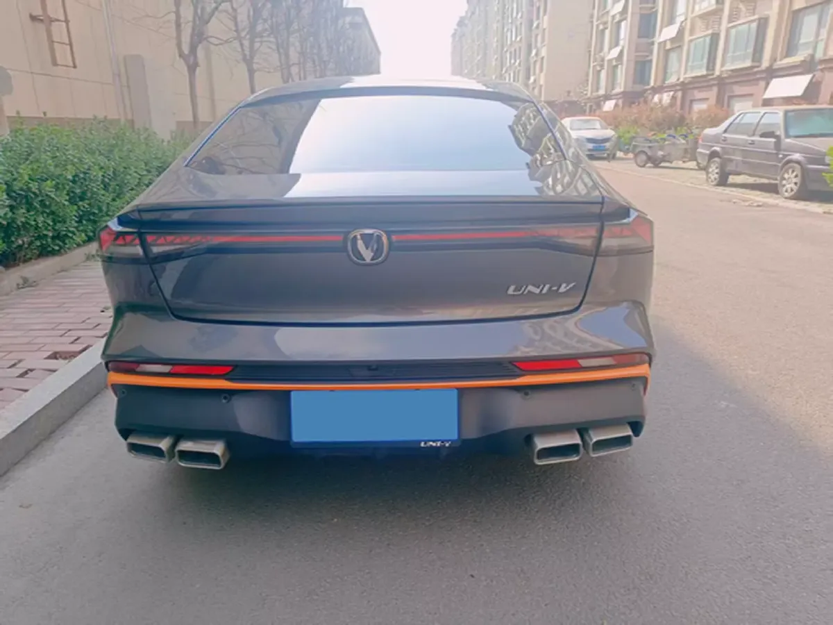 2024 ChangAn UNI-V 1.5T 188HP L4 7DCT,autocango,china used car exporter,china ev exporter,chinese used car exporter,chinese used ev exporter