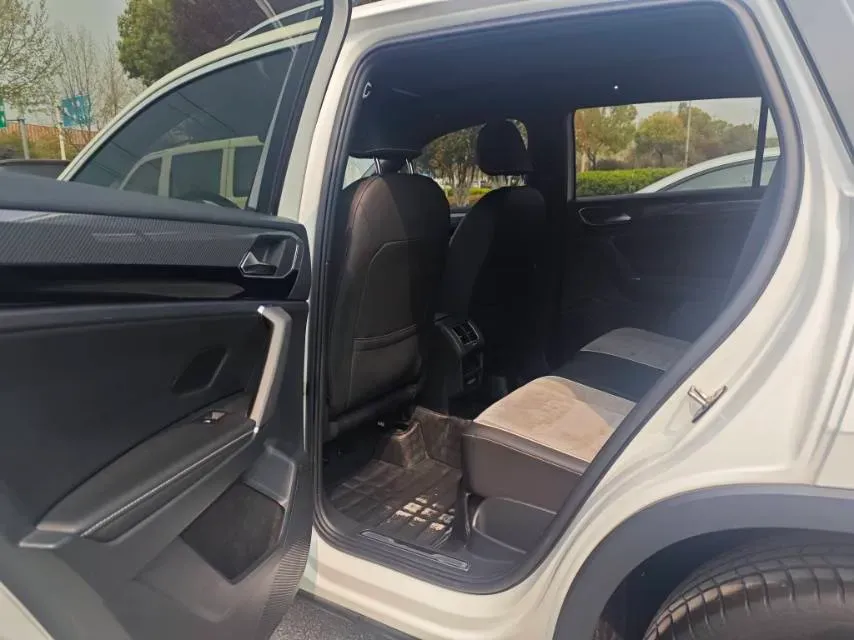 2021 Volkswagen Tayron 2.0T 220HP L4 7DCT,autocango,china used car exporter,china ev exporter,chinese used car exporter,chinese used ev exporter