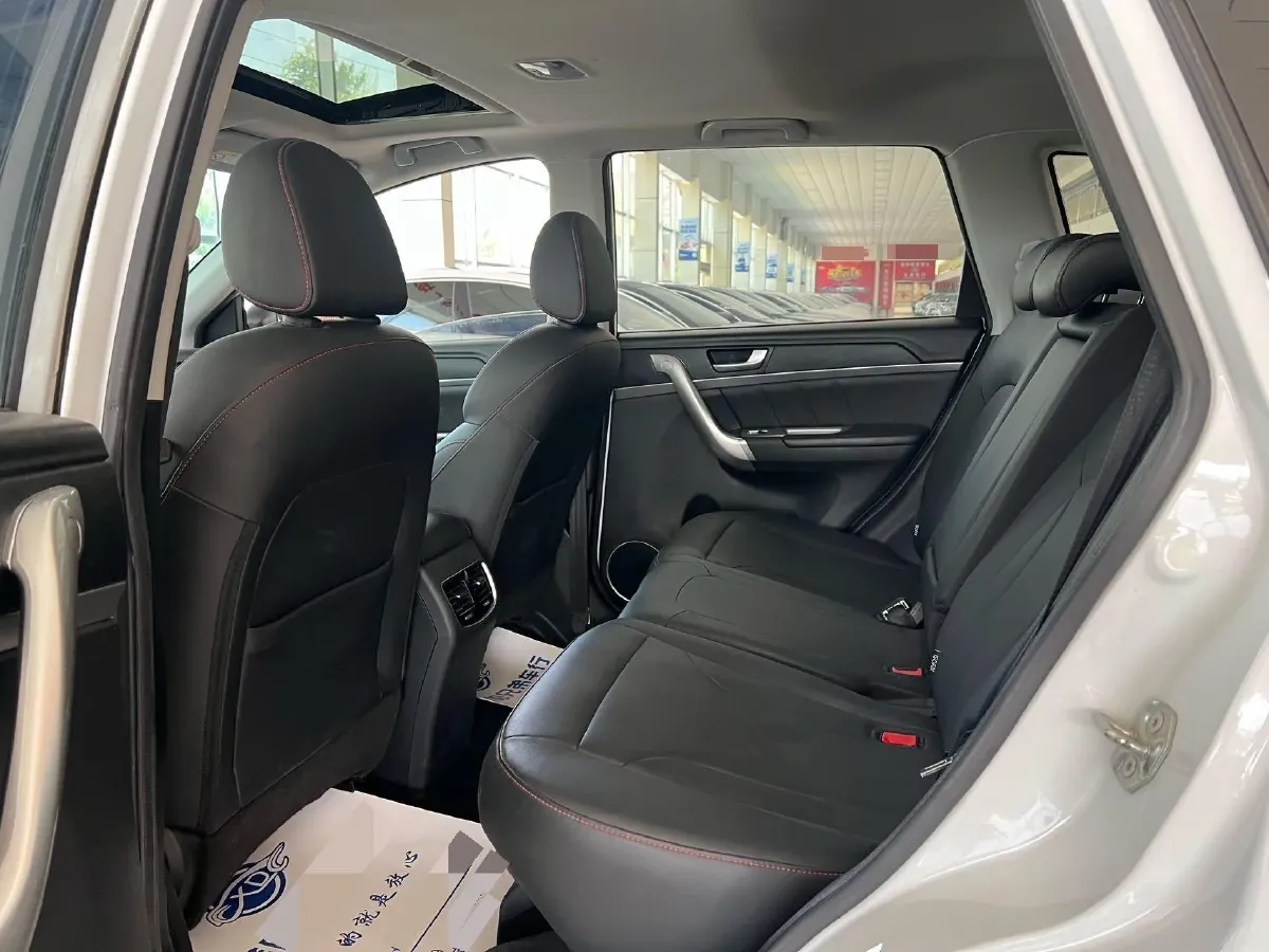 2018 Haval M6 1.5T 150HP L4 7DCT,autocango,china used car exporter,china ev exporter,chinese used car exporter,chinese used ev exporter