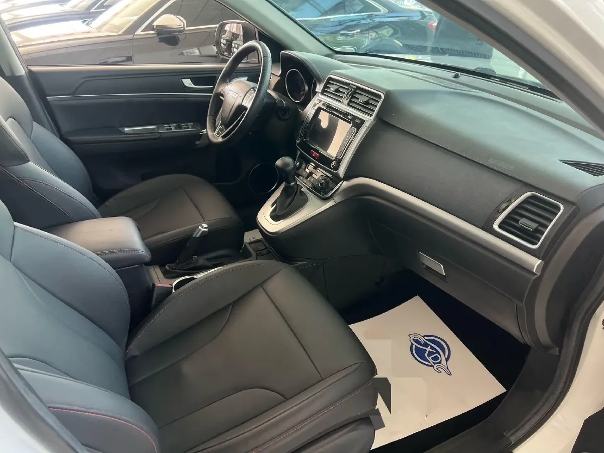 2018 Haval M6 1.5T 150HP L4 7DCT,autocango,china used car exporter,china ev exporter,chinese used car exporter,chinese used ev exporter