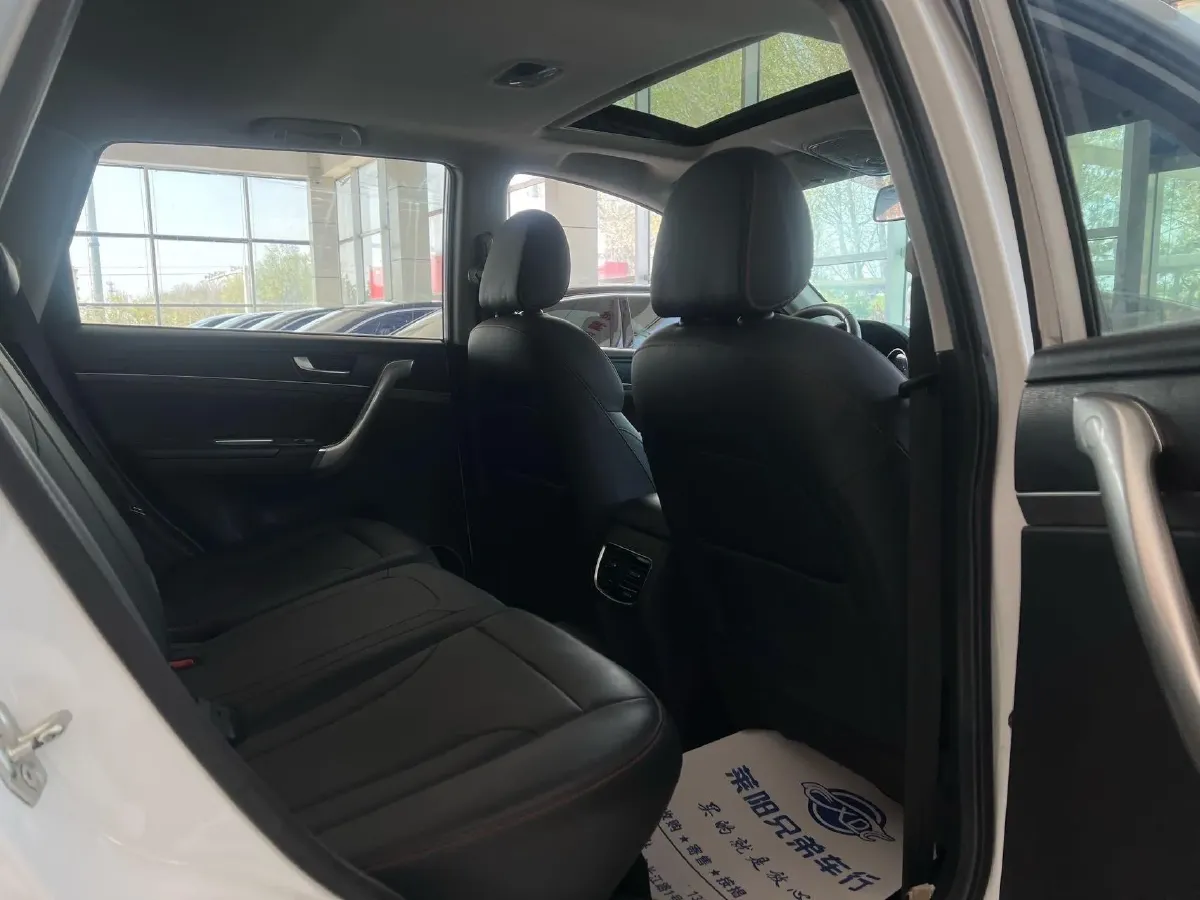 2018 Haval M6 1.5T 150HP L4 7DCT,autocango,china used car exporter,china ev exporter,chinese used car exporter,chinese used ev exporter