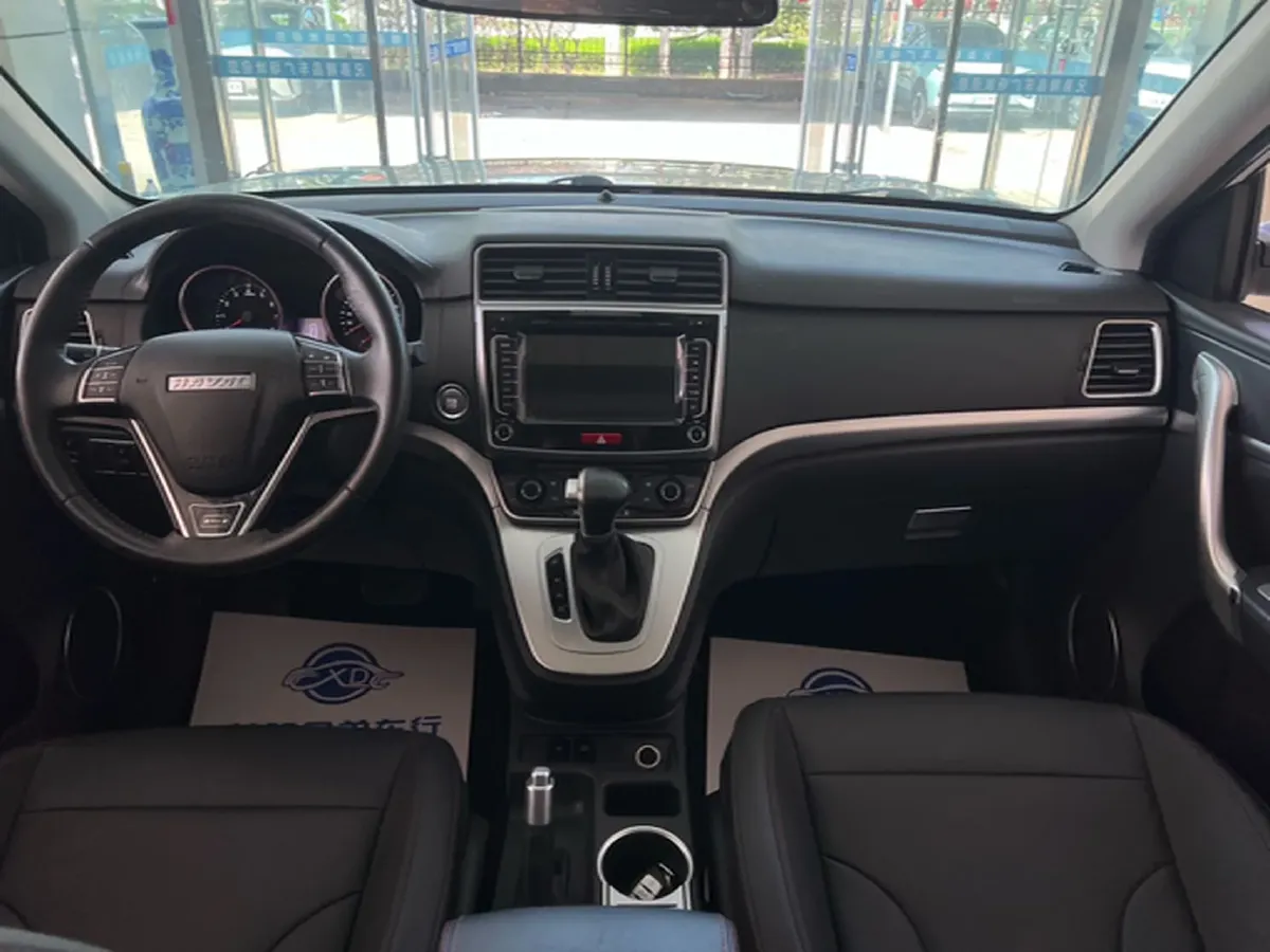 2018 Haval M6 1.5T 150HP L4 7DCT,autocango,china used car exporter,china ev exporter,chinese used car exporter,chinese used ev exporter