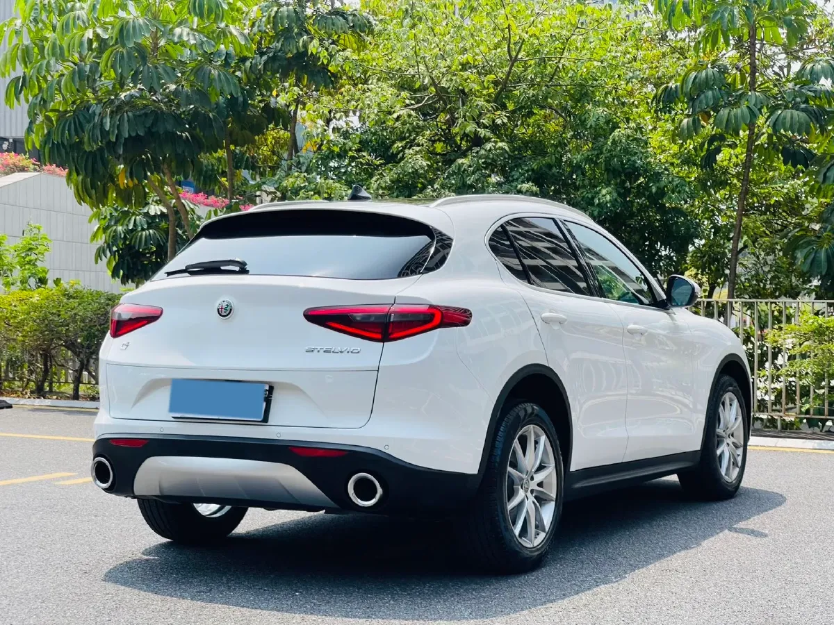 2017 Jaguar XE 2.0T 240HP L4 8AT,autocango,china used car exporter,china ev exporter,chinese used car exporter,chinese used ev exporter