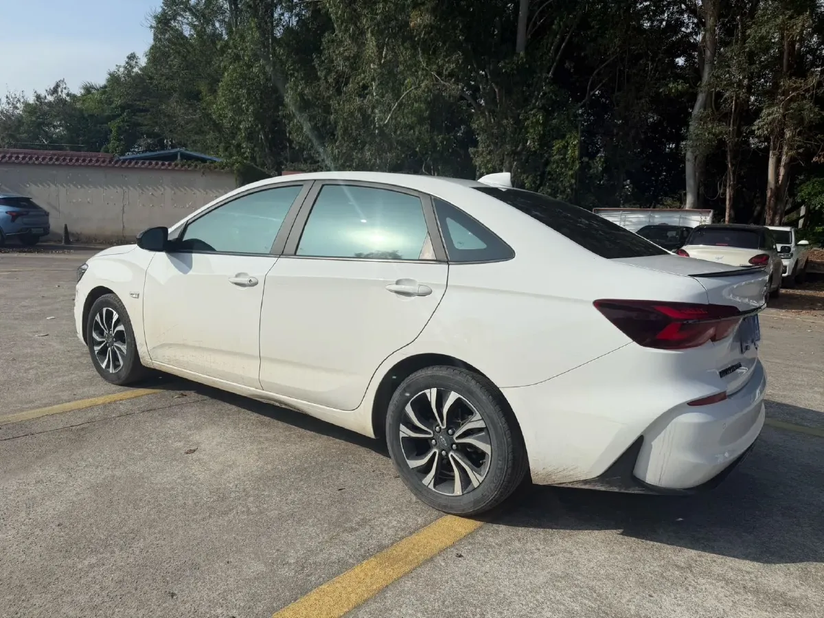 2020 Chevrolet Monza 1.3T 163HP L3 6AT,autocango,china used car exporter,china ev exporter,chinese used car exporter,chinese used ev exporter