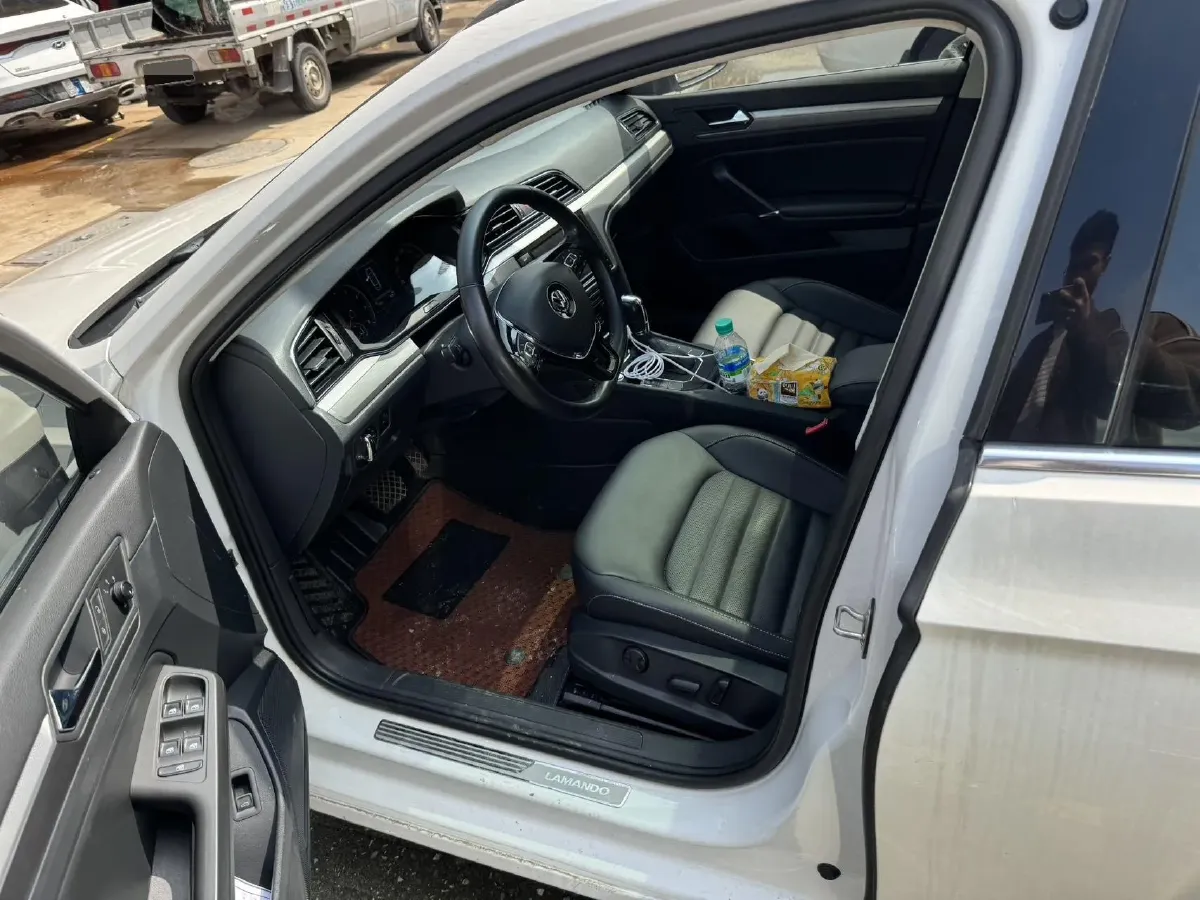 2021 Volkswagen T-Roc 1.4T 150HP L4 7DCT,autocango,china used car exporter,china ev exporter,chinese used car exporter,chinese used ev exporter